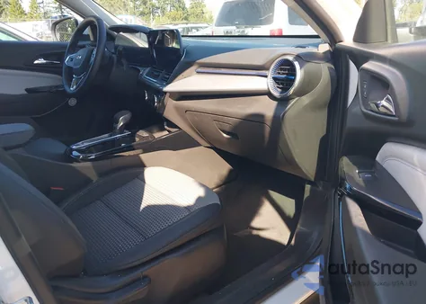 2025 Chevrolet Trax Fwd Lt из США, поврежденный, VIN KL77LHEP3SC242676